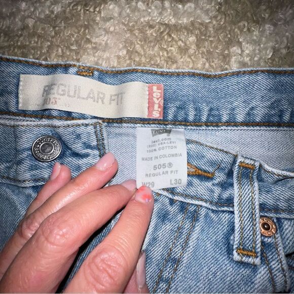 Vintage Levi’s Jean cut offs size 29 - Picture 3 of 9